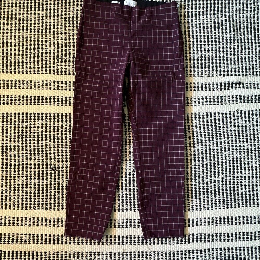 Elle Size Medium Burgundy Plaid Casual wear ankle pants